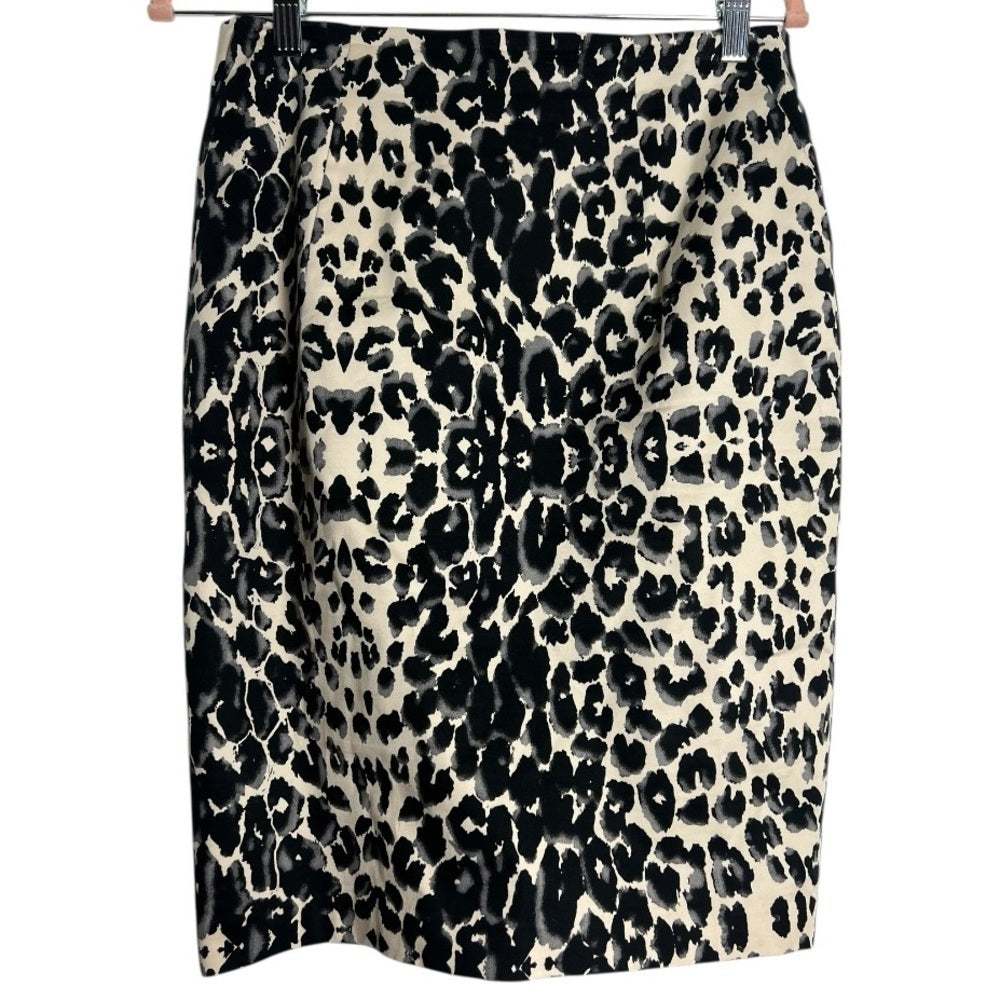 Elegant Black and White Sophisticated Pencil Skirt - Patterned Office - Size 10