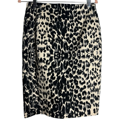 Elegant Black and White Sophisticated Pencil Skirt - Patterned Office - Size 10