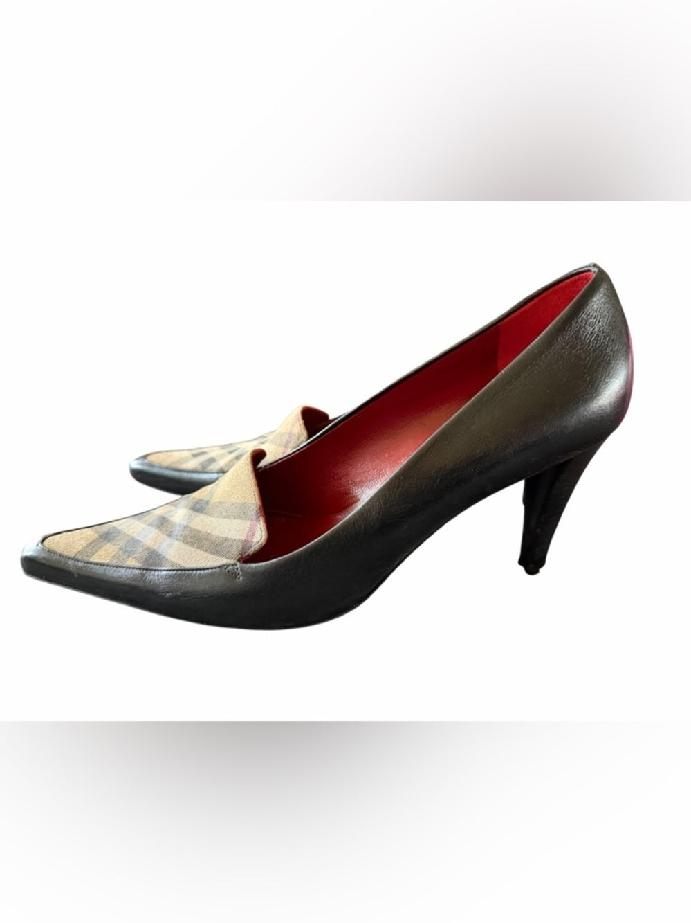 Burberry Black Leather Pointed with Beige Nova Check - Size 8.5 / 39