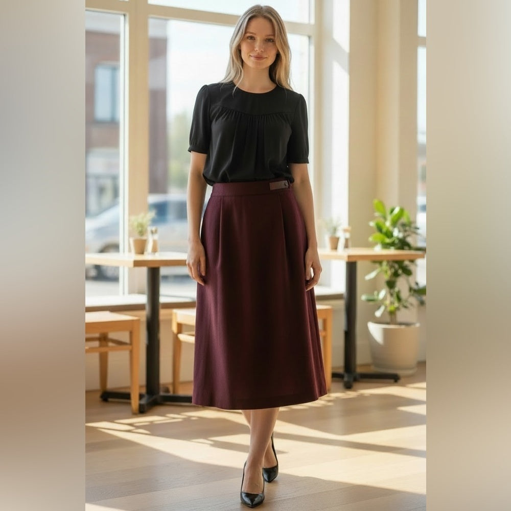 Holt Renfrew - Chic Wine Midi Skirt - Elegant Office Wear - Night Out - Size 10