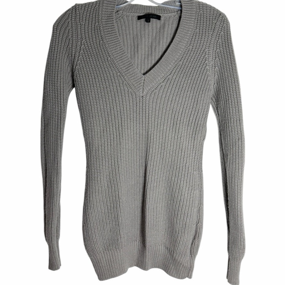 Ca va de Soi -  Women's V-Neck Sweater in Gray - Elevated Casual Wear - Size S