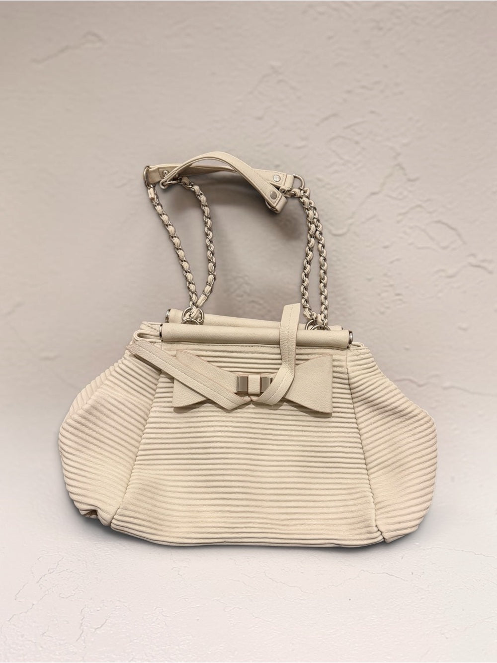 bebe Cream Ribbed Shoulder Bag with Bow Detail and Chain Strap