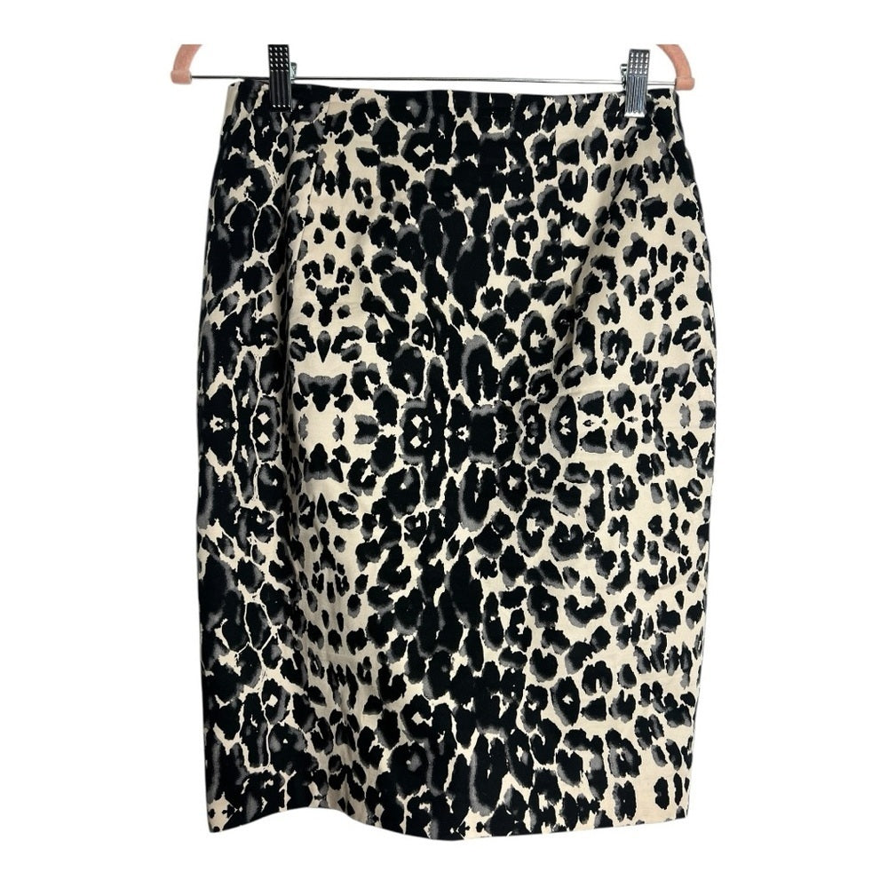 Elegant Black and White Sophisticated Pencil Skirt - Patterned Office - Size 10