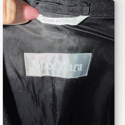 MaxMara Elegant Black Wool Coat