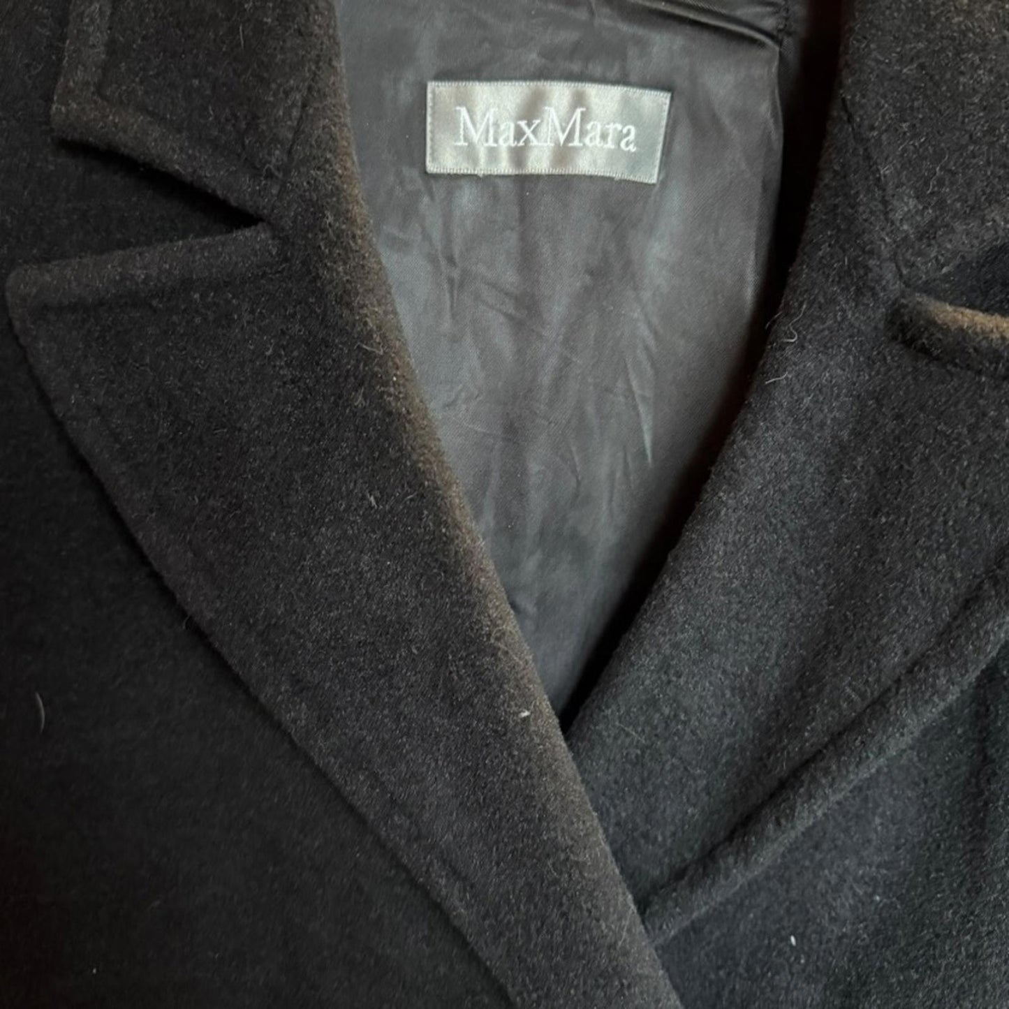 MaxMara Elegant Black Wool Coat